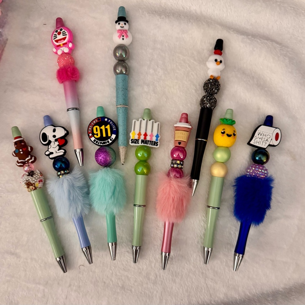 Pick 2 Handmade pen each comes with one refill I also take request